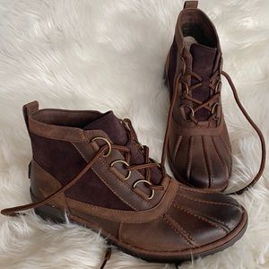 Heather Waterproof Lace-Up Bootie
UGG®